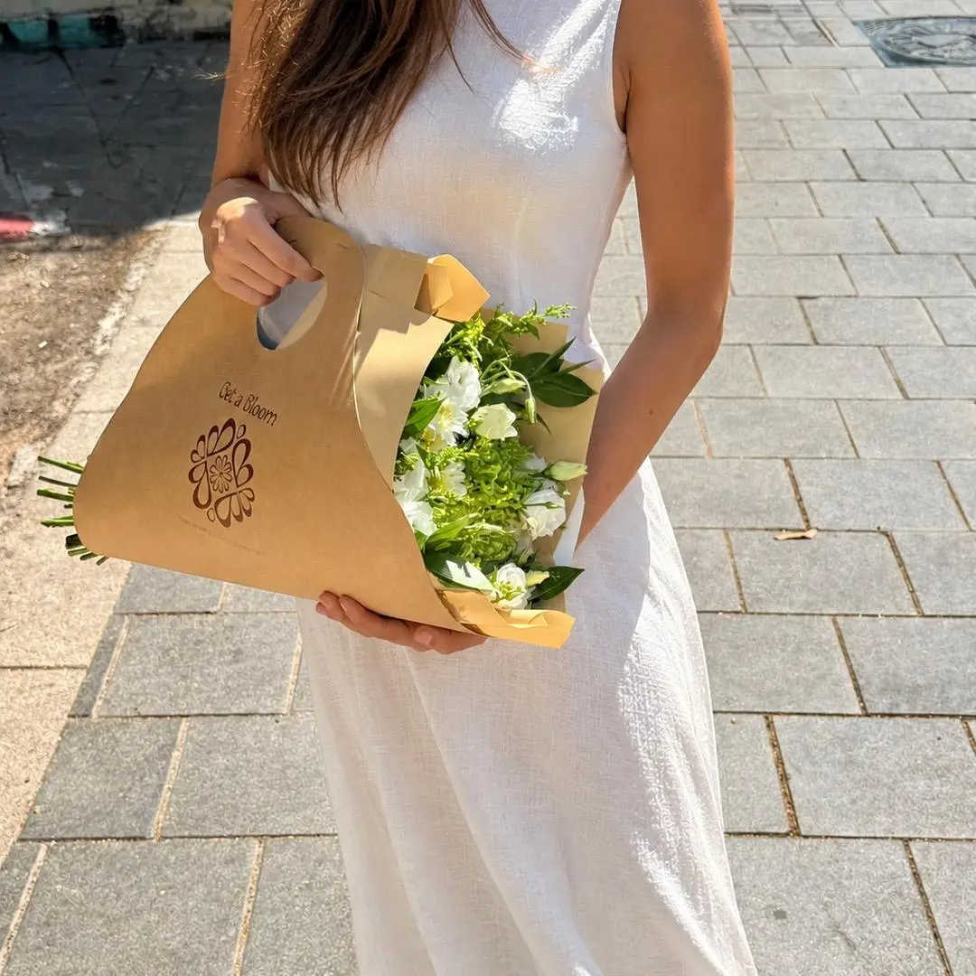 זר פרחים טרי של Get A Bloom למשלוח בגבעתיים